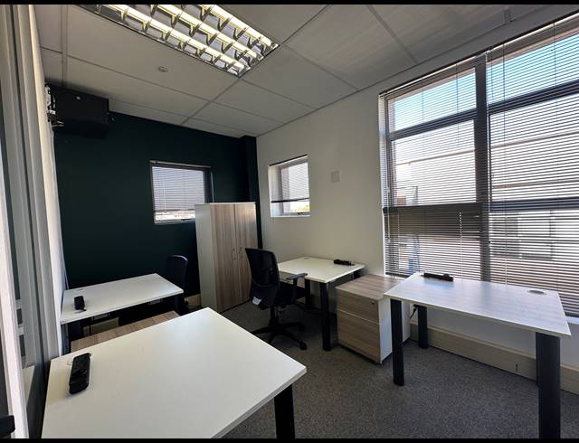 75M² CO-WORKING SPACE TO LET IN DIE HOEWES